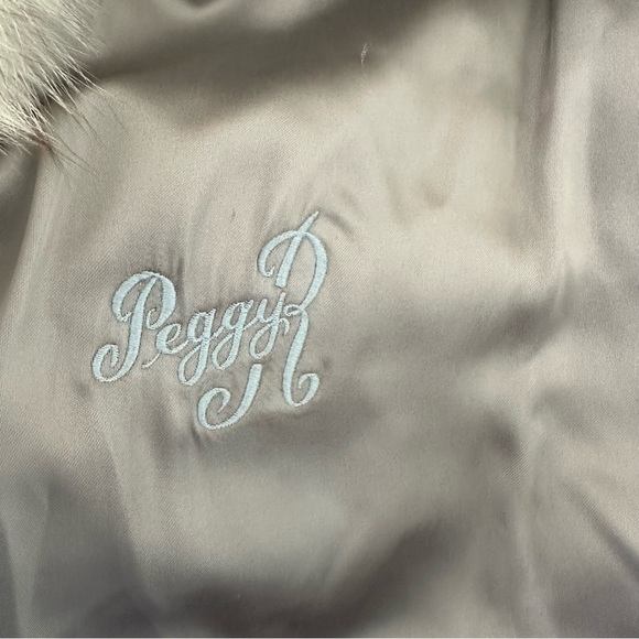 Lichtenstein Women’s FUR COAT With Hat - Picture 8 of 8